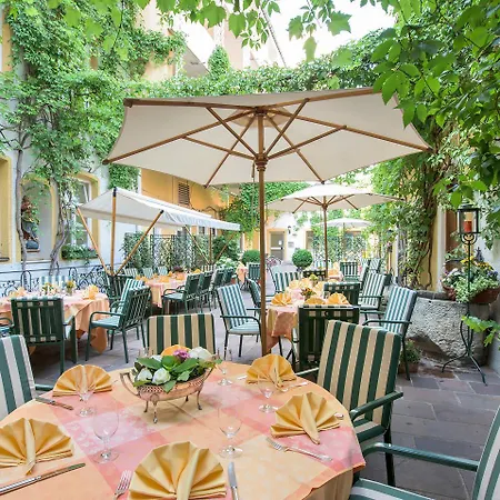 Hotel Romantik Zur Post 4*