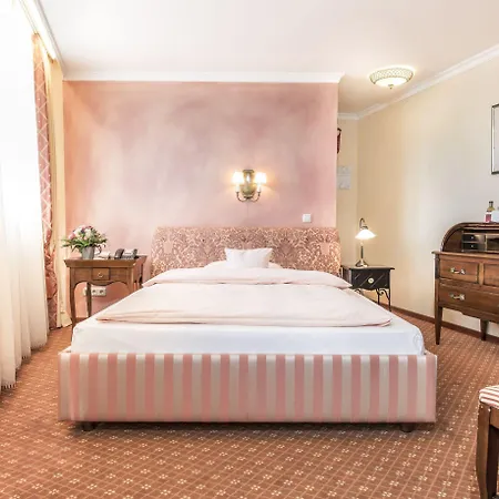 Hotel Romantik Zur Post 4*